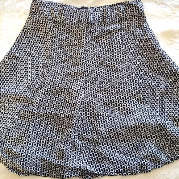 Bandy Melville Floral Skirt - Picture 2 of 2